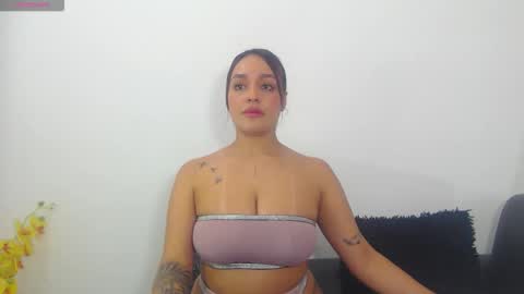 Snapshot of renatabrownn28 chatting on 04-25-26, 01:41 renatabrownn28 online show from 04-25-26, 01:41