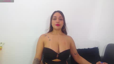 Snapshot of renatabrownn28 chatting on 05-06-26, 07:30 renatabrownn28 online show from 05-06-26, 07:30