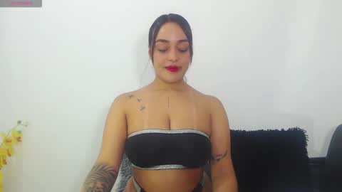 Snapshot of renatabrownn28 chatting on 05-13-26, 07:06 renatabrownn28 online show from 05-13-26, 07:06