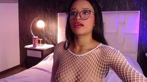 renataferrer_ online show from 09-15-25, 10:21