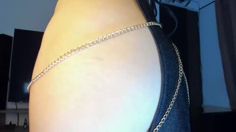 Renata online show from 10-25-25, 05:37