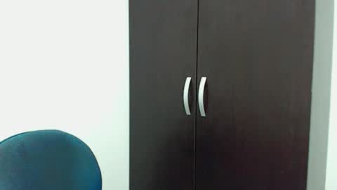 Snapshot of rene_hotman chatting on 11-06-25, 12:22 Rene online show from 11-06-25, 12:22