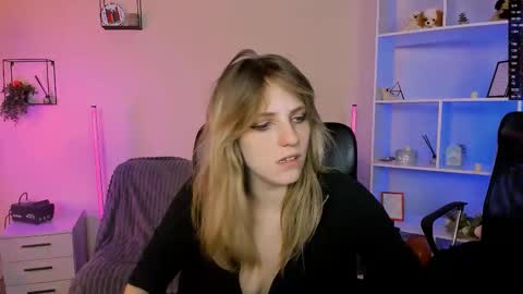 Sweet Renesmee online show from 11-11-25, 10:04