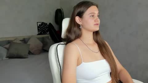 Snapshot of renesmy_black chatting on 10-11-25, 01:05 Renesmy online show from 10-11-25, 01:05