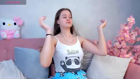 Renesmy online show from 11-25-25, 12:43