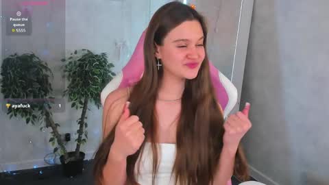 Renesmy online show from 05-27-26, 01:57