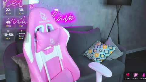 Renesmy online show from 06-17-26, 12:13