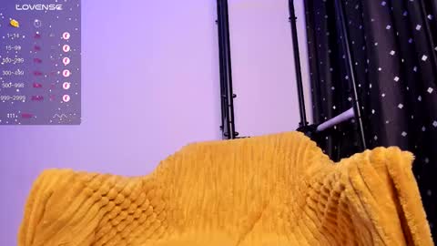 Snapshot of renhowardfit chatting on 10-15-25, 05:07 renhowardfit online show from 10-15-25, 05:07