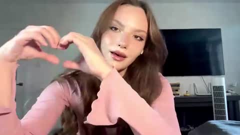 Snapshot of renitaroesing chatting on 08-05-26, 12:08 Katy online show from 08-05-26, 12:08