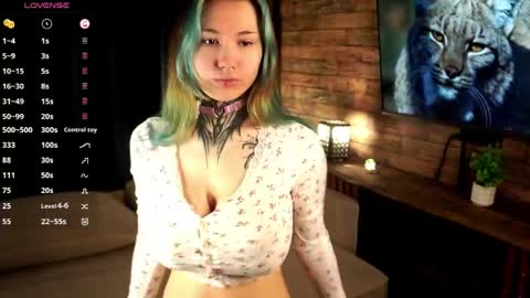 Snapshot of renvelour chatting on 04-16-26, 03:51 Ren online show from 04-16-26, 03:51