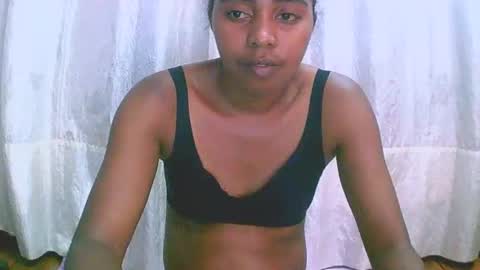 Snapshot of rephaleta chatting on 12-16-24, 10:50 Rephaleta online show from 12-16-24, 10:50