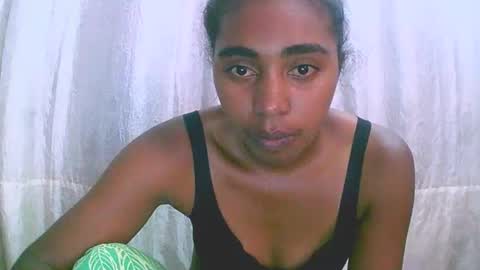 Snapshot of rephaleta chatting on 12-17-24, 10:44 Rephaleta online show from 12-17-24, 10:44