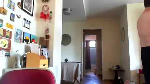 Residentofthecity online show from 10-05-25, 06:39