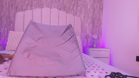 Snapshot of reven_lilith chatting on 04-01-26, 03:18 REVEN online show from 04-01-26, 03:18