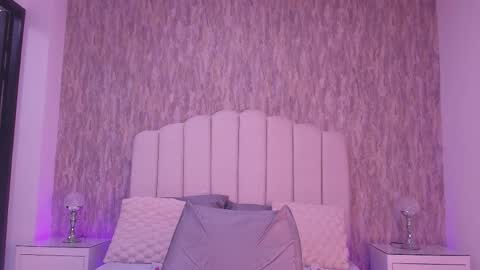 Snapshot of reven_lilith chatting on 04-21-26, 03:02 REVEN online show from 04-21-26, 03:02