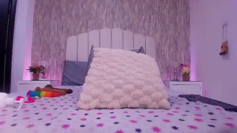 Snapshot of reven_lilith chatting on 06-20-26, 03:09 REVEN online show from 06-20-26, 03:09