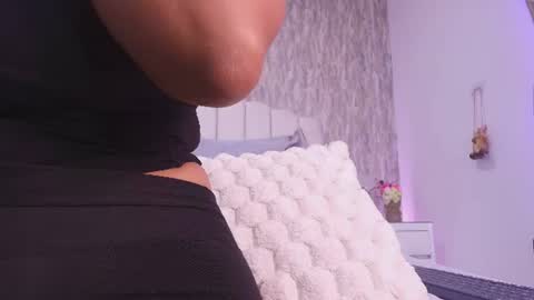 Snapshot of reven_lilith chatting on 06-21-26, 03:20 REVEN online show from 06-21-26, 03:20