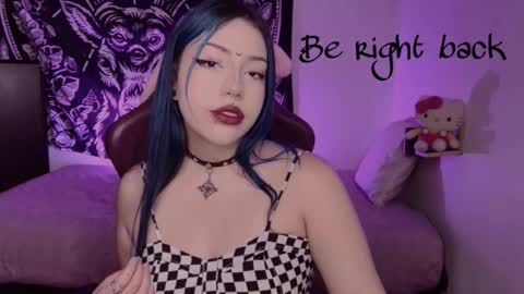 Snapshot of revenmiller_ chatting on 10-12-25, 08:02 Reven online show from 10-12-25, 08:02