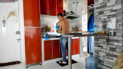 Snapshot of rey_masterhot chatting on 10-04-25, 09:13 reymasterhot online show from 10-04-25, 09:13