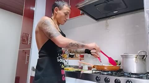 reymasterhot online show from 11-19-25, 07:36