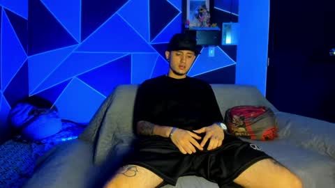 Rey online show from 01-07-25, 02:51