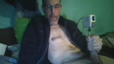 reyes_albert2006 online show from 12-14-25, 06:12