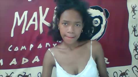 Snapshot of reyhanrise chatting on 11-17-25, 07:03 ReyhanRise online show from 11-17-25, 07:03