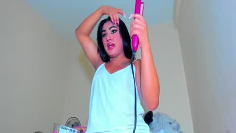 Snapshot of rgmo17 chatting on 10-29-25, 12:02 ROBERTA online show from 10-29-25, 12:02