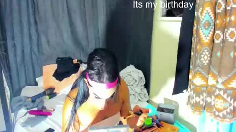 ROBERTA online show from 12-21-25, 12:40