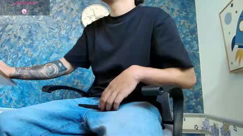 Snapshot of rhaegal_hot chatting on 11-09-25, 07:56 Rhaegal online show from 11-09-25, 07:56