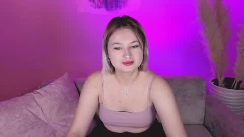 Snapshot of rheamoonn chatting on 06-24-26, 01:26 Grace online show from 06-24-26, 01:26