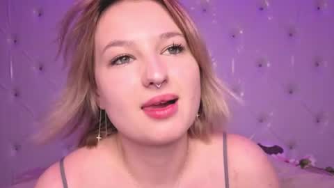 Snapshot of rheamoonn chatting on 06-30-26, 02:34 Grace online show from 06-30-26, 02:34