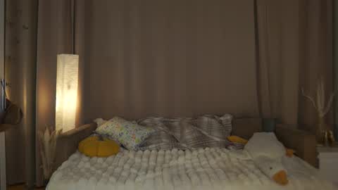 Snapshot of rhebageigel chatting on 03-27-26, 06:18 Nanami online show from 03-27-26, 06:18