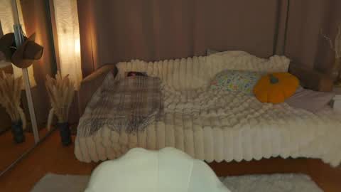Snapshot of rhebageigel chatting on 04-15-26, 06:04 Nanami online show from 04-15-26, 06:04
