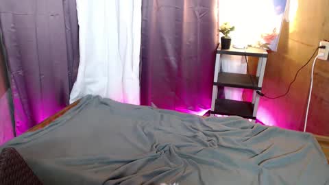 HI GUYS IM RHIAN PLEASE GIVE ME THUMBS UP online show from 01-15-25, 04:11