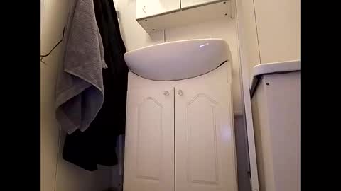 Shaved cock ready online show from 02-04-25, 06:25