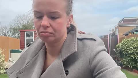 Snapshot of riana894237 chatting on 03-16-26, 01:15 riana894237 online show from 03-16-26, 01:15