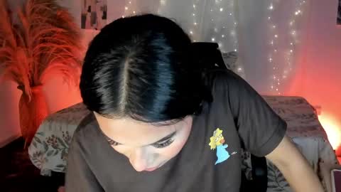 Snapshot of riana_kean chatting on 05-21-26, 06:20 RianaK online show from 05-21-26, 06:20