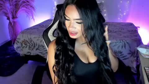 Snapshot of riana_kean chatting on 05-21-26, 11:23 RianaK online show from 05-21-26, 11:23