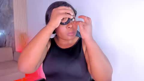 Riana online show from 09-24-25, 05:22