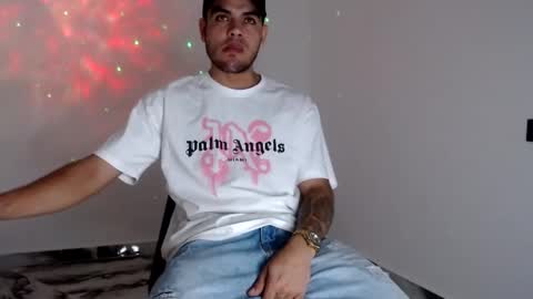 Snapshot of riancum chatting on 04-17-26, 01:08 juan online show from 04-17-26, 01:08