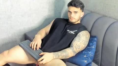 ricardogonzalez666 online show from 12-08-24, 11:19