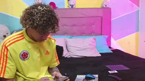 Snapshot of rich_de_la_rosa chatting on 02-13-25, 01:08 rich and kitty online show from 02-13-25, 01:08