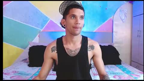 Snapshot of rich_de_la_rosa chatting on 02-03-26, 05:16 rich and kitty online show from 02-03-26, 05:16