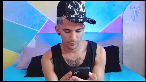 Snapshot of rich_de_la_rosa chatting on 03-12-26, 04:29 rich and kitty online show from 03-12-26, 04:29