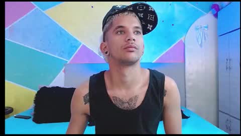 Snapshot of rich_de_la_rosa chatting on 03-12-26, 09:32 rich and kitty online show from 03-12-26, 09:32