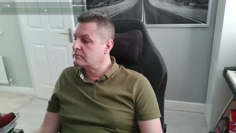 Snapshot of rich_uk56 chatting on 04-03-26, 05:00 UK Straight Guy online show from 04-03-26, 05:00