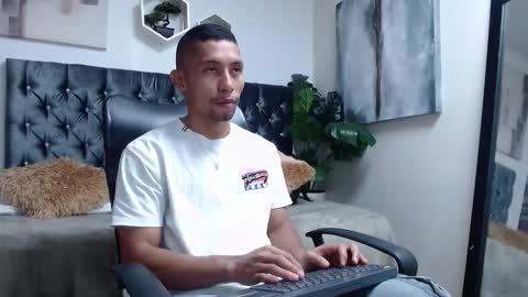 Snapshot of richar_voller chatting on 10-04-25, 11:19 richar_voller online show from 10-04-25, 11:19