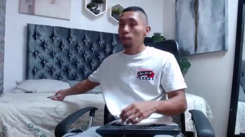 Snapshot of richar_voller chatting on 10-21-25, 11:11 richar_voller online show from 10-21-25, 11:11