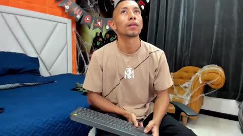 Snapshot of richar_voller chatting on 10-28-25, 11:14 richar_voller online show from 10-28-25, 11:14